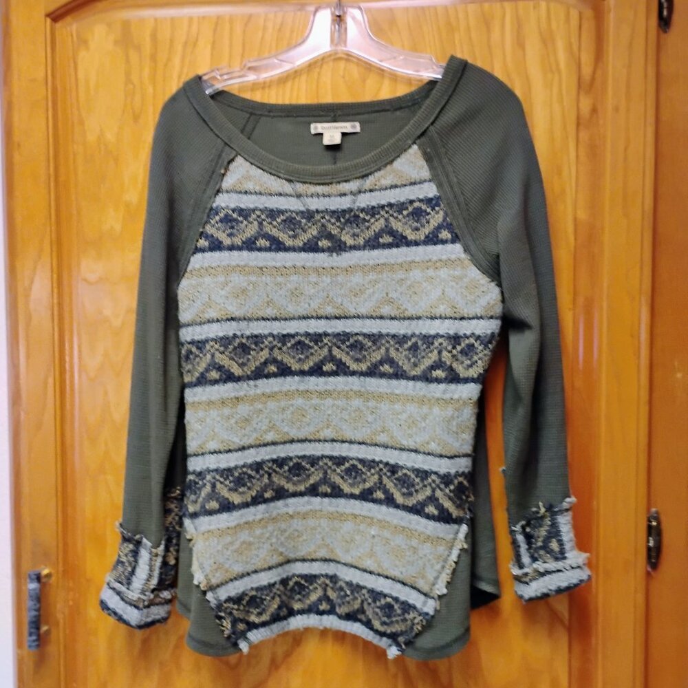 Cute Ruffhewn olive green sweater top tee size M